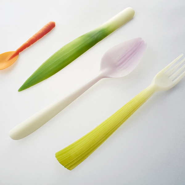 Graft Disposable Tableware by Qiyun Deng - featured on flodeau.com - 01